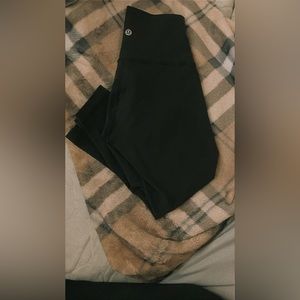 Fast and Free High-Rise Crop 22” worn 4 times original, good quality, no pilling